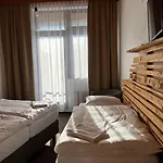 Mona Vendégház 3*