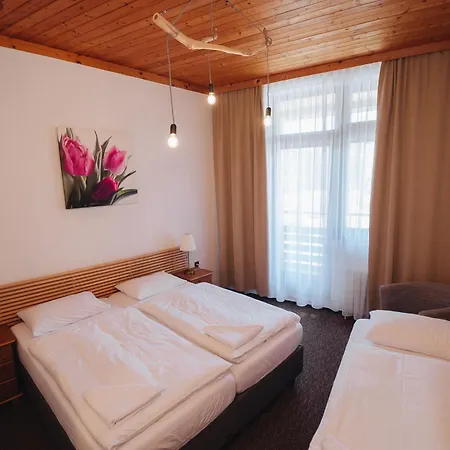 Mona Guest house