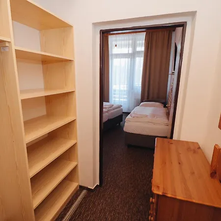 Mona Guest house