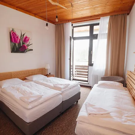 Casa de hóspedes Mona 3*