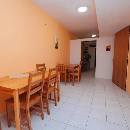 Mona Guest house