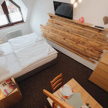Mona Guest house