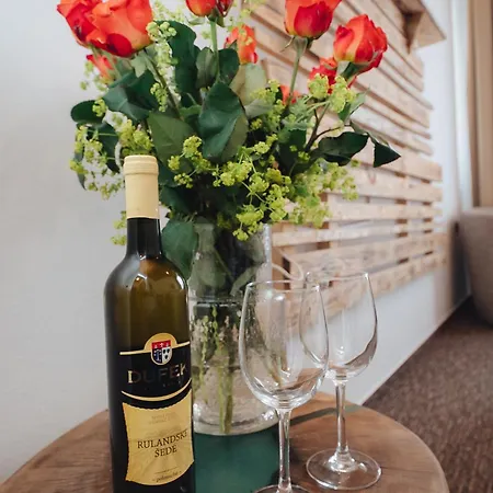 Mona בית הארחה