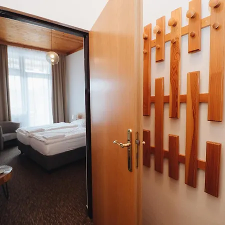 בית הארחה Mona הַרָכוֹב