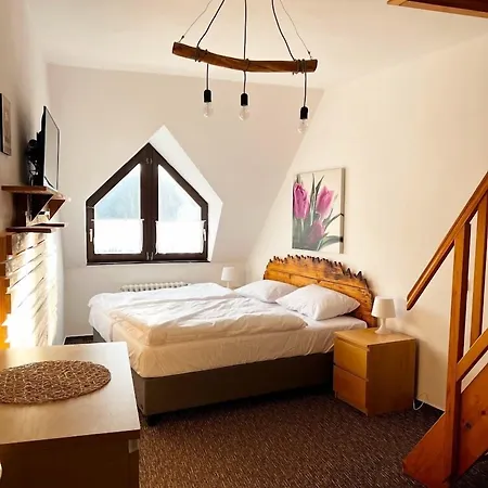 Mona 3* הַרָכוֹב